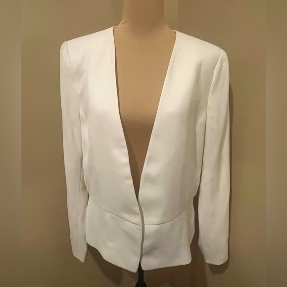 Ann Taylor Elegant Collarless White  Blazer, size Large - Picture 1 of 5